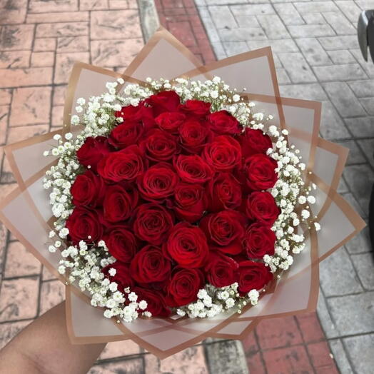 Ramos de 50 preciosas rosas