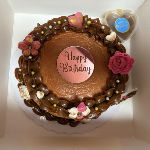 Chocoflan sweet round dulce de leche con detalles hecho en chocolate