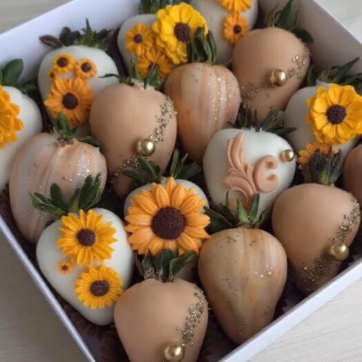 Caja de 16 Fresas Premium: "Arte y Sabor"