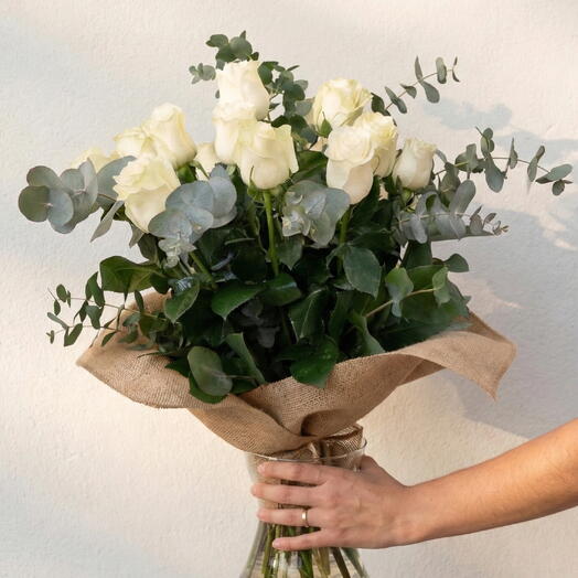Ramo Elegante de 12 Rosas Blancas Naturales – 12 ROSAS BLANCAS