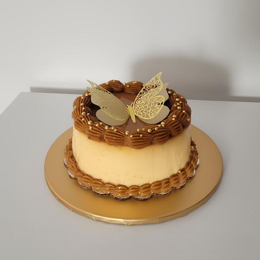 Flan napolitano sweet round dulce de leche