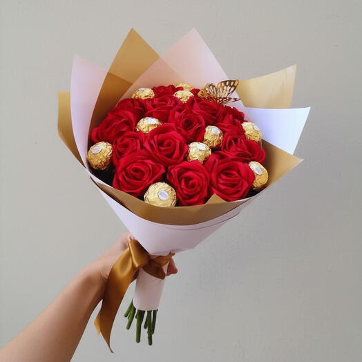 Red Roses with Ferrero Rocher