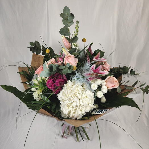 Bouquet Serrano | Ramo de flores con hortensias, lirios, rosas