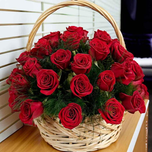 Cesta con 36 rosas rojas