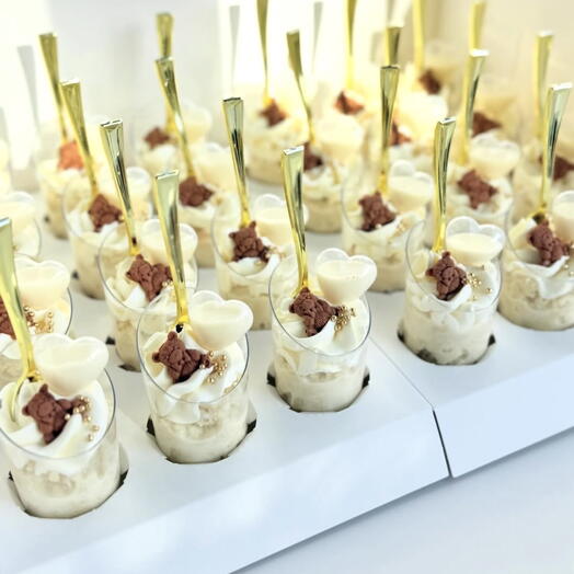 Caja de 24 Mini Shots de Tres Leches Premium con Toppers Artesanales