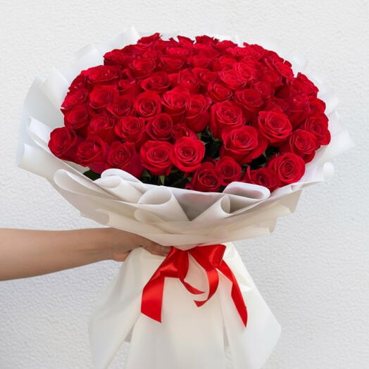 Bouquet de 65 Roses Rouges Premium — Amour Classique et Élégant
