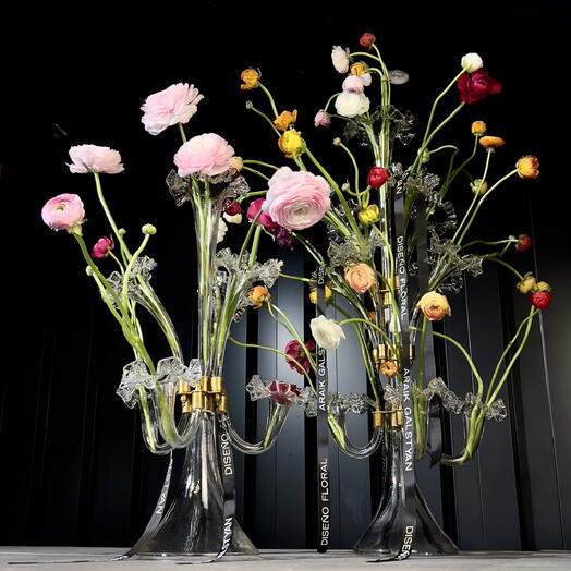 Diseno Floral Sofisticado En Florero De Cristal ARAIK GALSTYAN