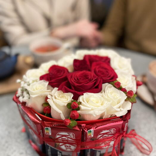 Corazon box de rosas y KitKat