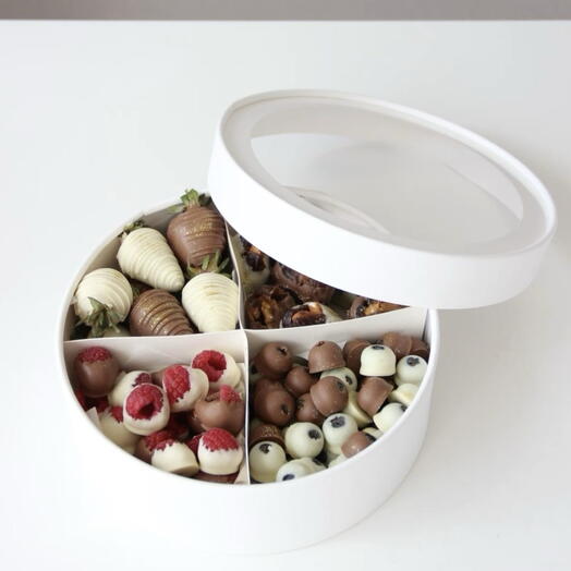 Mix de frutas con chocolate belga. Fresa, frambuesa, arandanos y datiles