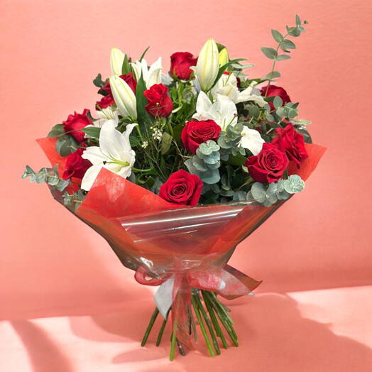 Ramo de Rosas y Lilium Oriental