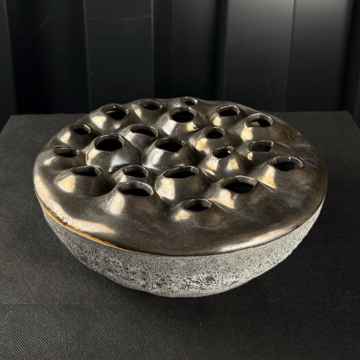 Jarrón cerámico desmontable marrón de ARAIK GALSTYAN