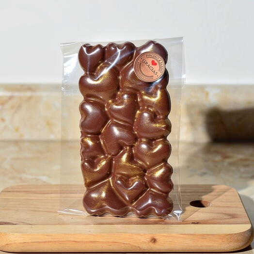 Tableta de chocolate con diseno de corazones