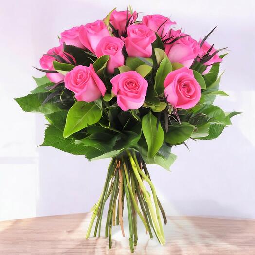 Ramo de 12 rosas rosadas