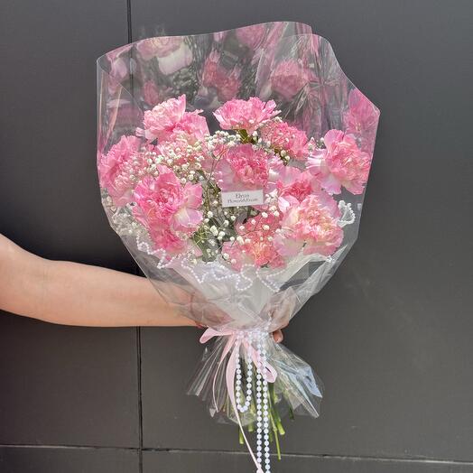 Ballerina Pavlova (15 claveles rosados con paniculata)i