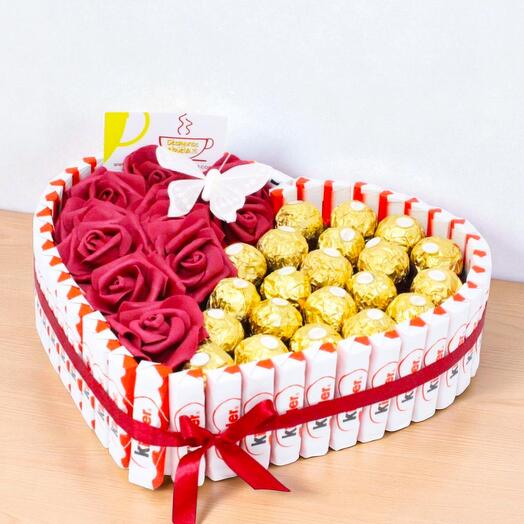 Corazon de Ferrero Rocher y Rosas con Kinder – Regalo San Valentin Premium