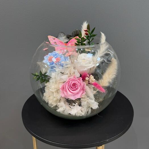 Centro de flor preservada con 3 rosas