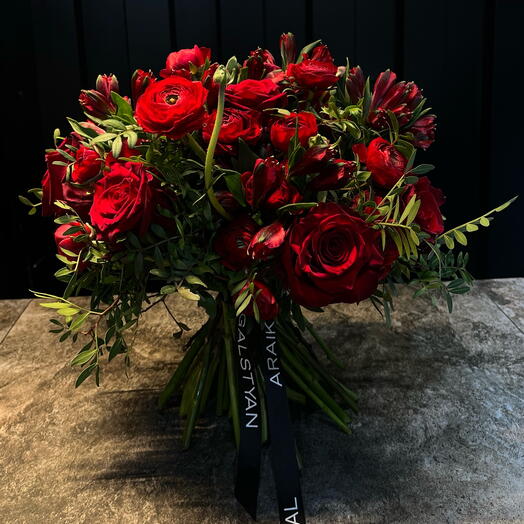 Ramo de ranunculos rojos