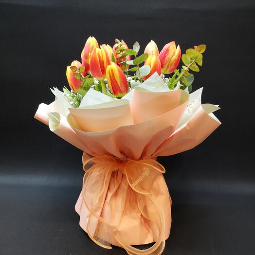 Ramos de tulipanes naranja