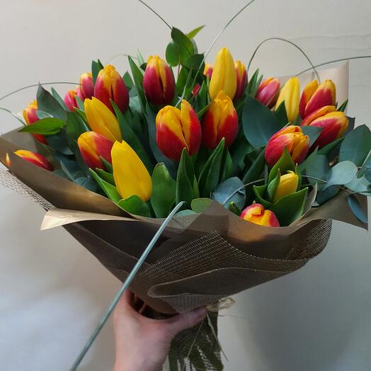Bouquet of 25 tulips