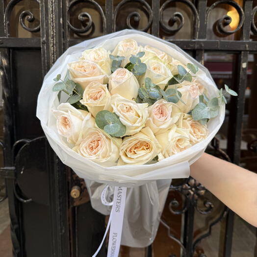 17 білих троянд Ohara