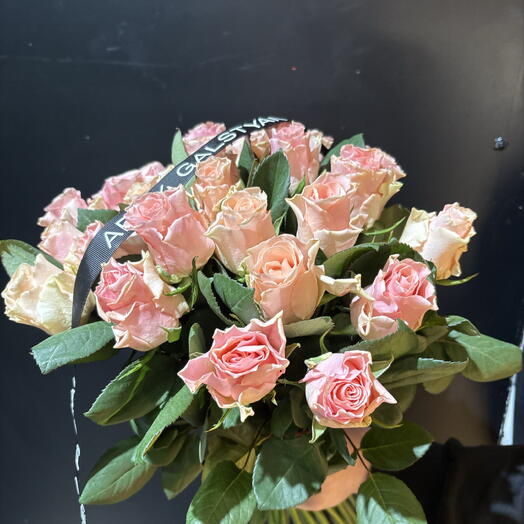 Ramo de 25 rosas rosadas suave