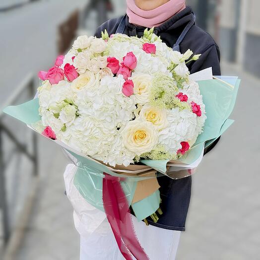 Ramo de luz blanca y fucsia