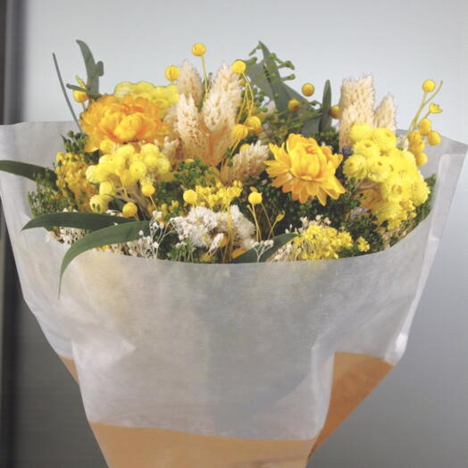 Bouquet flores preservadas tonos amarillo