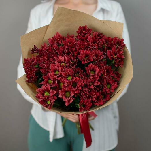 Crimson Charm: Daisy Chrysanthemums Bouquet
