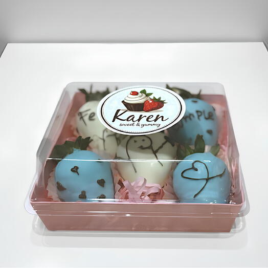 Caja de 5 Fresas cubiertas en chocolate blanco y tenido de celeste