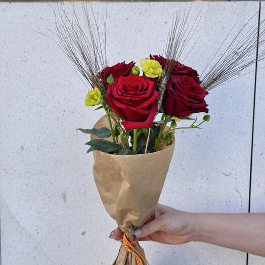 5 троянд Сант-Жорді