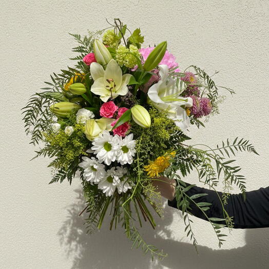 Lirios y Margaritas en Frescura Natural