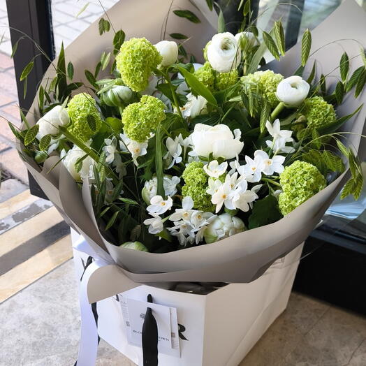 Primavera blanca y verde