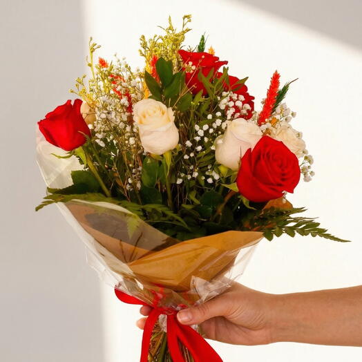 Ramo de Rosas Rojas y Blancas - 12 tallos