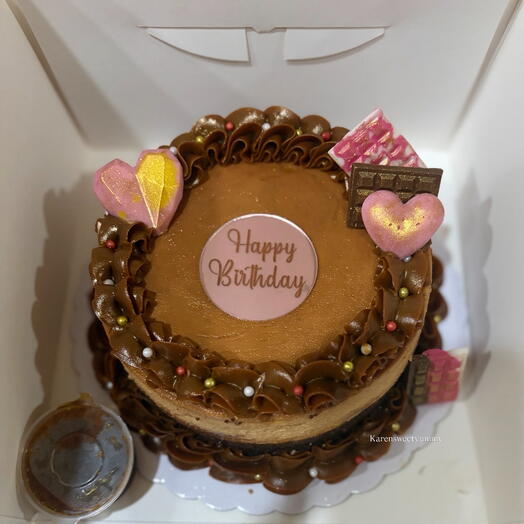 Chocoflan sweet round dulce de leches y detalles en chocolate