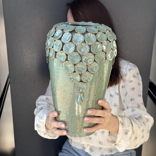 Jarron Gris Verde con Relieve de Hojas L