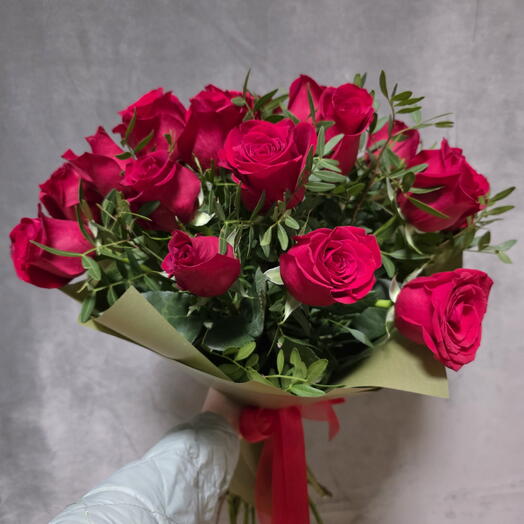 Ramo de 19 rosas rojas