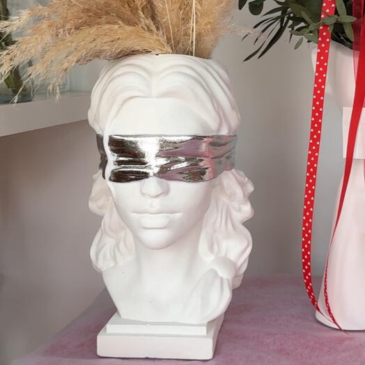 Escultura/ maceta de yeso  / diosa de justicia Themis