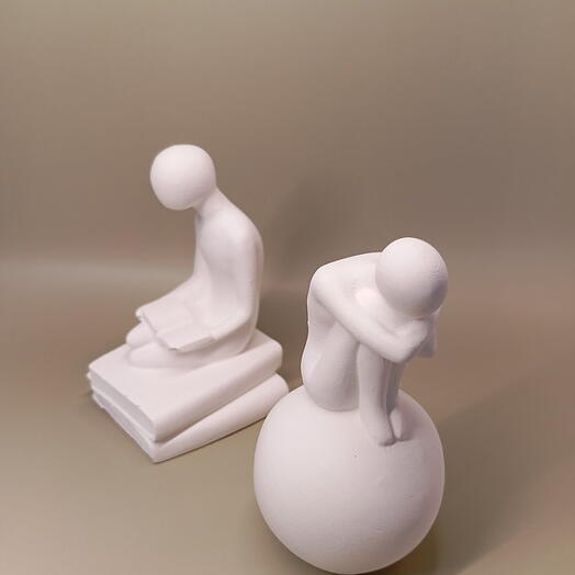 Figuras decorativas "Lee y piensa"