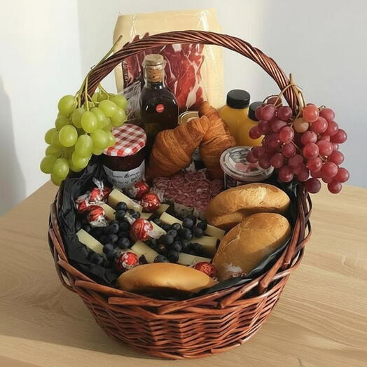 Cesta Gourmet ": Tradicion Iberica y Quesos