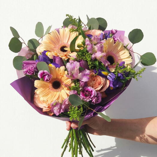 Gery Bouquet – Bouquet of gerberas and alstroemerias with natural greenery