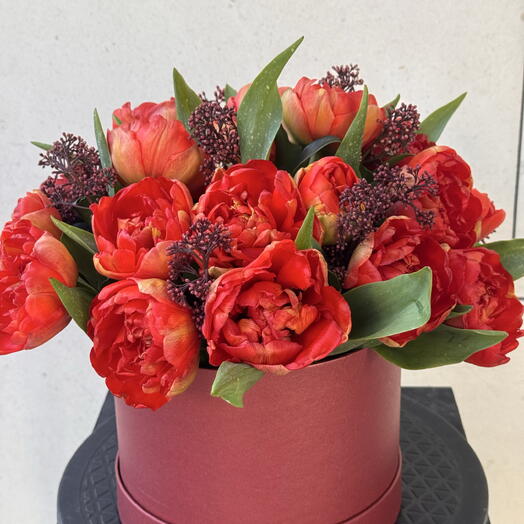 Коробка «Пристрасть» з помаранчевих тюльпанів