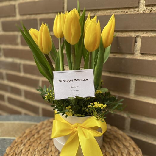 Коробка тюльпанов 11