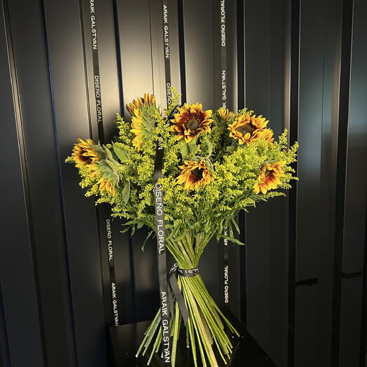 Bouquet with sunflowers
Sun by Araik Galstyan