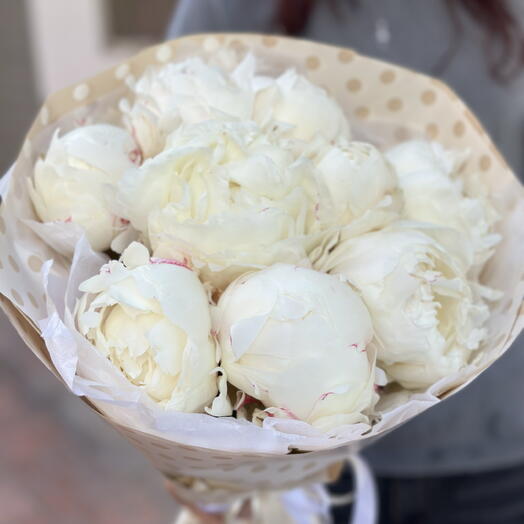 El ramo con PEONIAS blancas