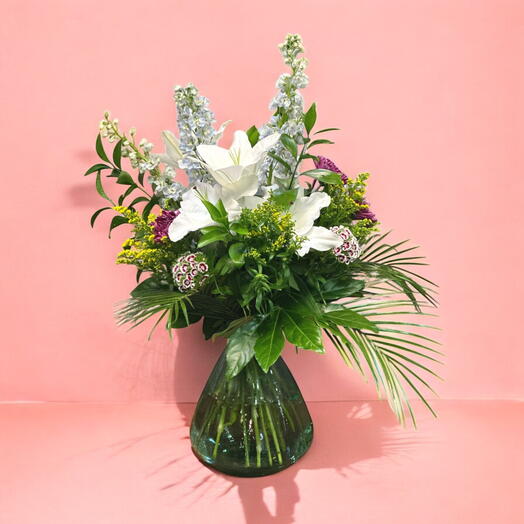 Ramo de Delfinium, Lilium y Mas