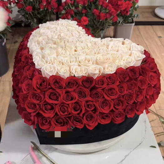 Corazon de ensueno-200 rosas