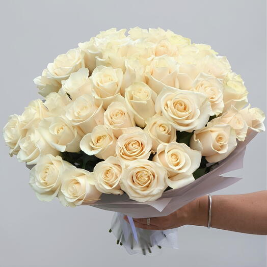 Ramo de 50 rosas blancas