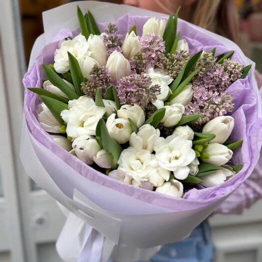 Lady Lila  Ramo de tulipanes blancos