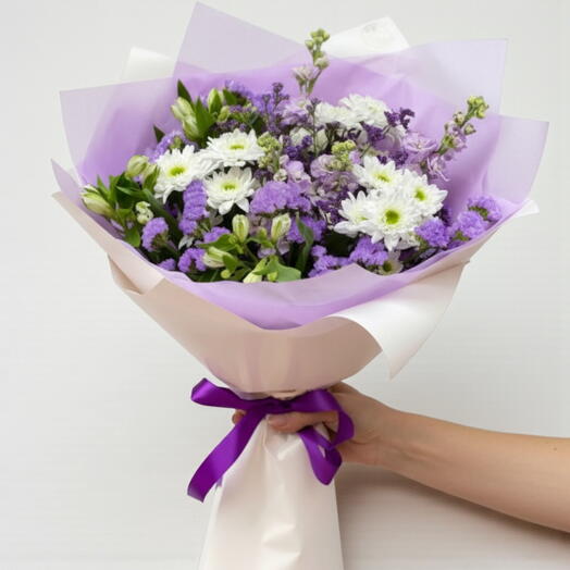 Ramo Lavanda Dulce — Bouquet con crisantemos blancos y limonium lila