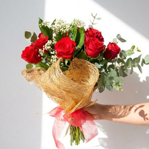 Ramo de 12 Rosas Rojas Elegante